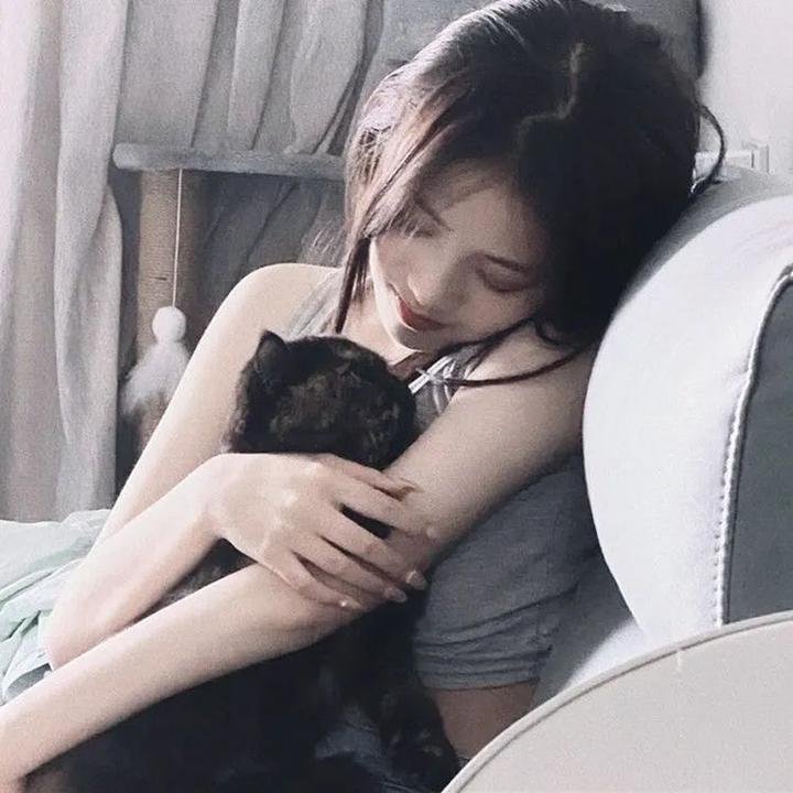 想吃掉我的非人少女